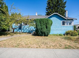423 Cumberland St, New Westminster, BC V3L 3G6