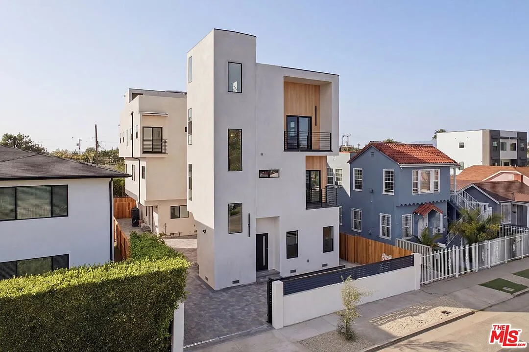 Building Photo - 2837 S Redondo Blvd #1/2