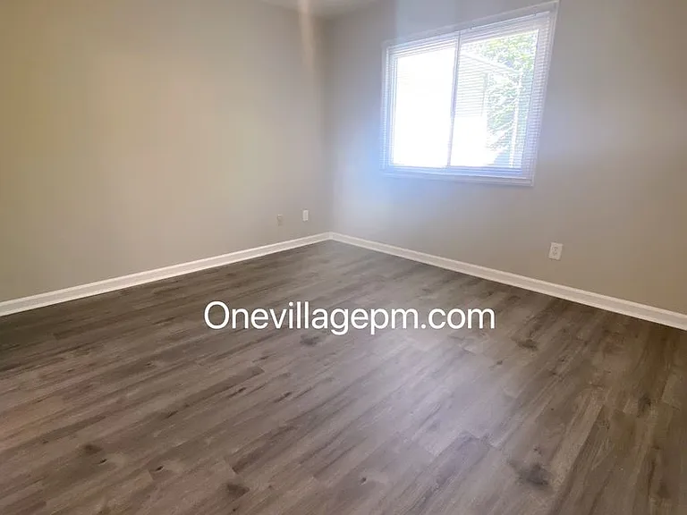 2416 Moran St — Photo 8