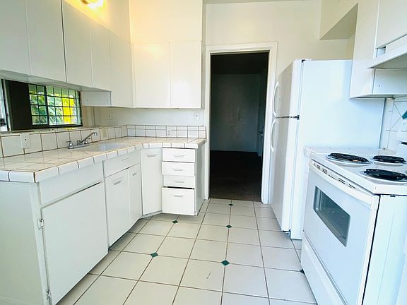 4th image of 210 W Shields Ave