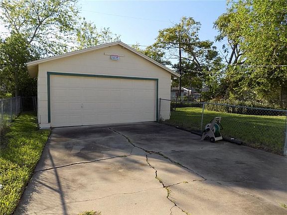 3rd image of 4914 Wexford Dr