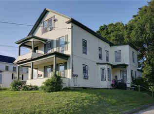 156 Grove St, Putnam, CT 06260