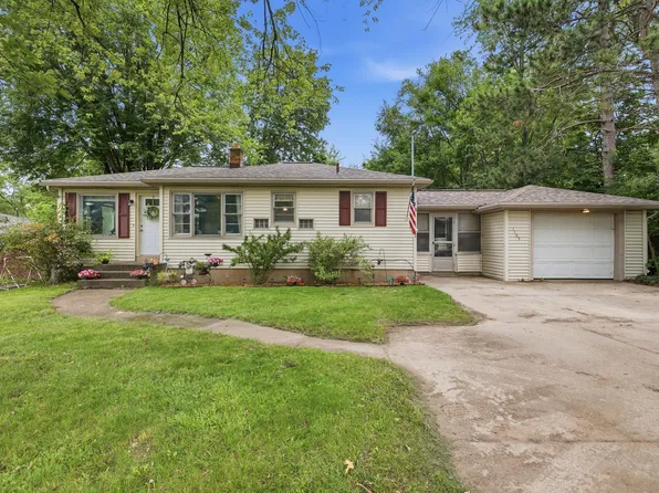 1105 52nd St SE, Kentwood, MI 49508
