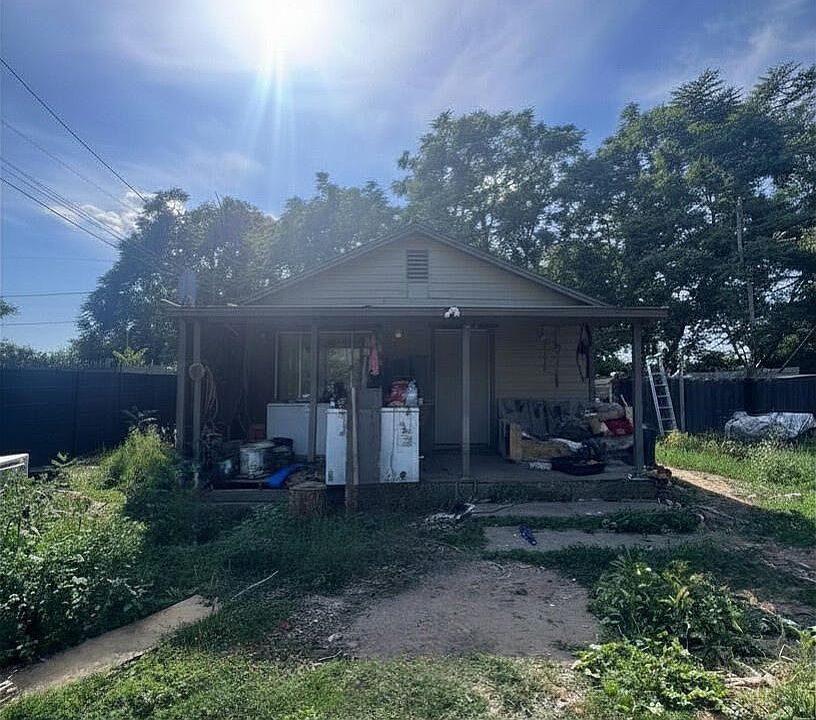 1st image of 869 N Brundage Avenue