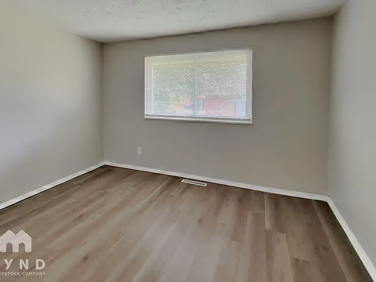 1739 Pickering Dr — Photo 15