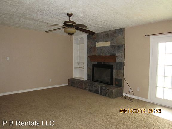 2nd image of 4607 NE Dearborn Ave