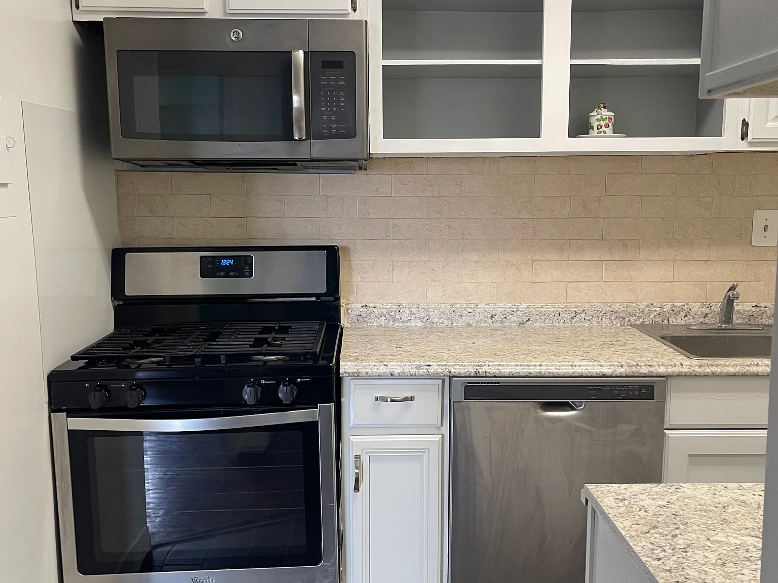 1 bed, 738 sqft, $1,375 — Photo 4