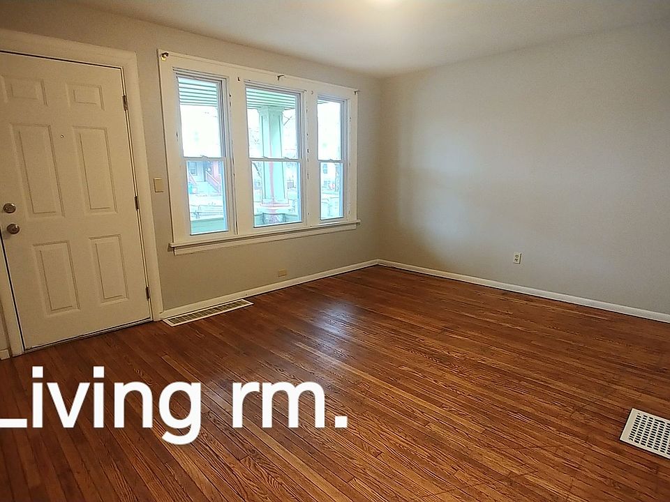 1st image of 3040 Walton Ave #3042