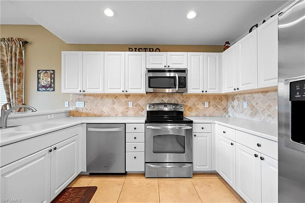 3 bed, 2.0 bath, 1632 sqft, $7,500 — Photo 4