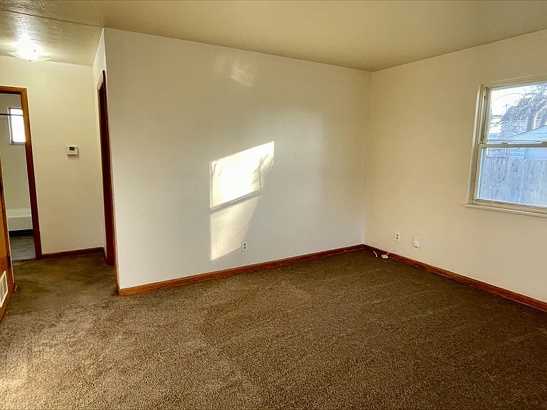 1414 Geneva Ave — Photo 6