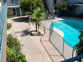 1818 W. El Segundo Blvd., 2 Bed 1 Bath