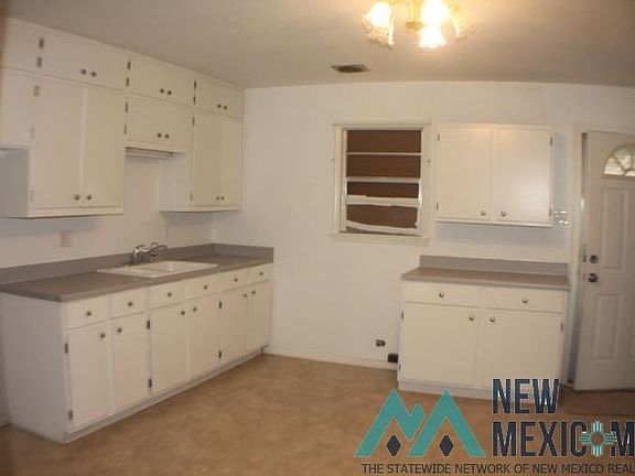2nd image of 404 S Cypress Ave