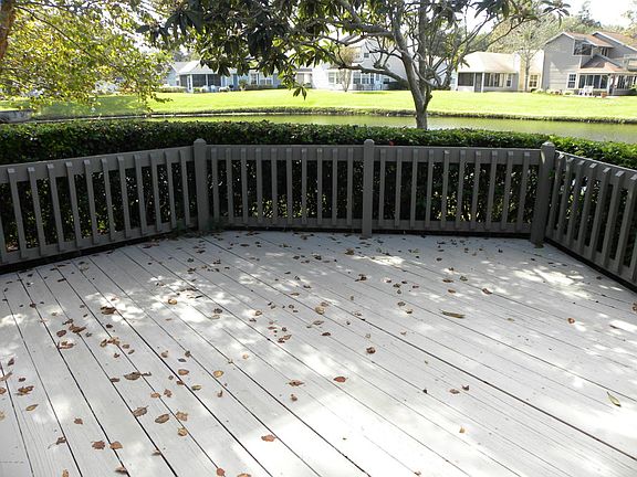 3rd image of 107 Bay Hill Ct