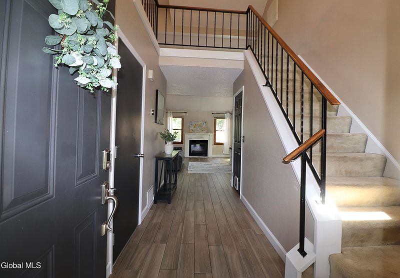 4th image of 42 Westchester Drive