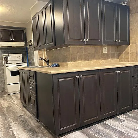 1115 Marion Ave — Photo 6