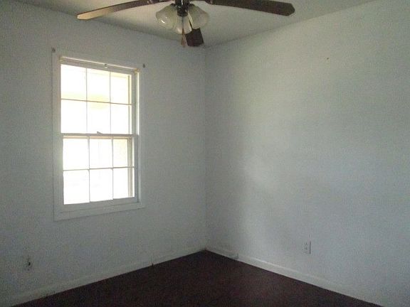 4th image of 2205 Deborah Dr