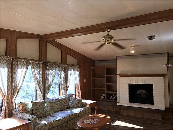 3rd image of 35746 Shelley Dr