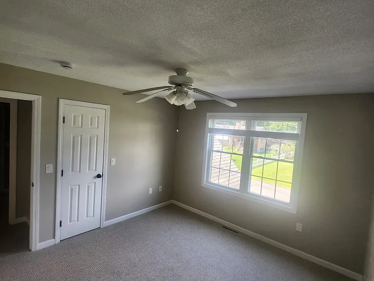 49 Highland Ln — Photo 23