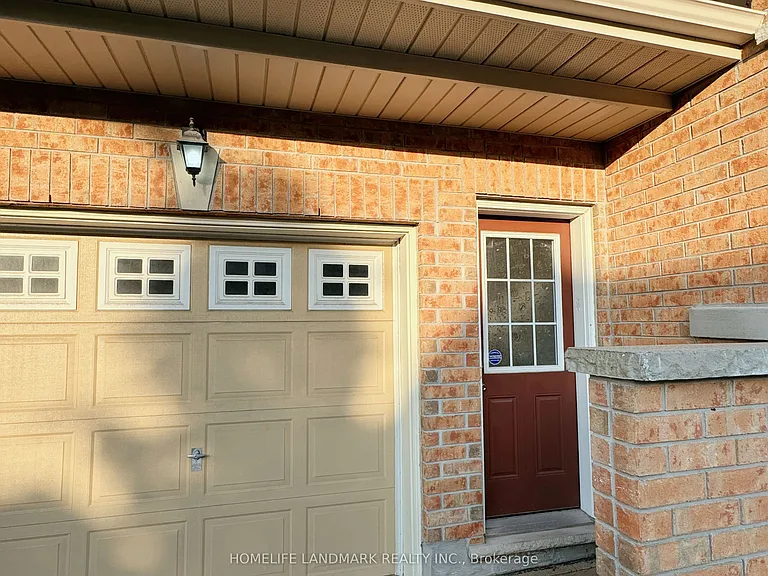 35 Hyacinth St — Photo 5