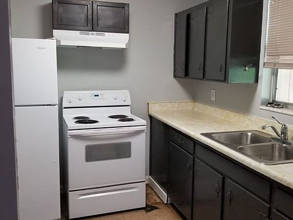 2nd image of 4207 E Hanna Ave