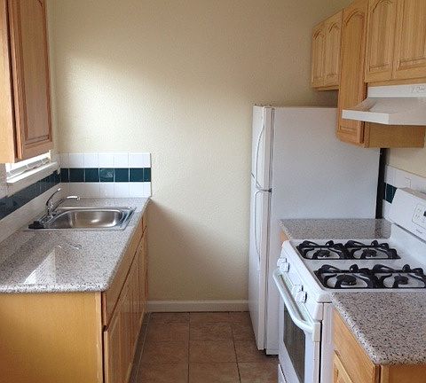 3rd image of 565 Sacramento St APT 10