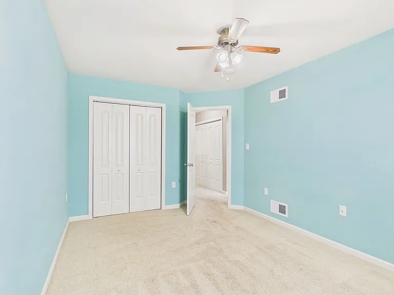 117 Mapleton Blvd — Photo 16