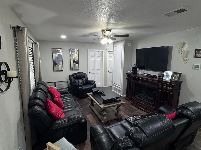 804 Skylark Dr — Photo 4