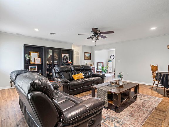4th image of 151 Running Deer Ln