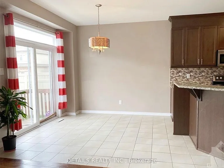 439 Cavesson St — Photo 8