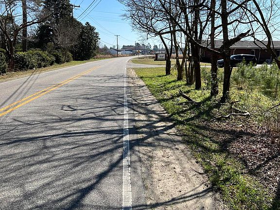 4th image of Near 104 Near 104 Kinlaw Drive