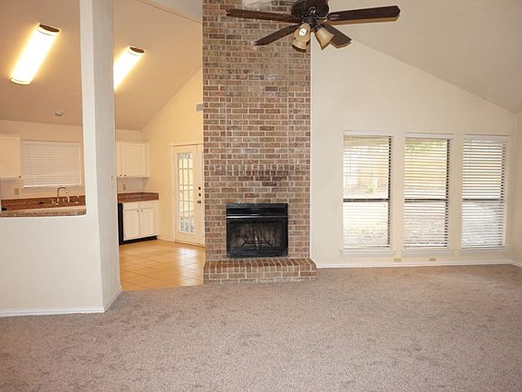 3rd image of 5308 Yaupon Dr