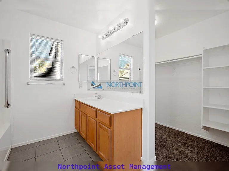 3220 S 81st Dr — Photo 12