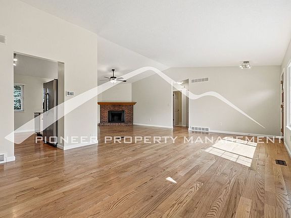 5th image of 1399 S Paris Ct