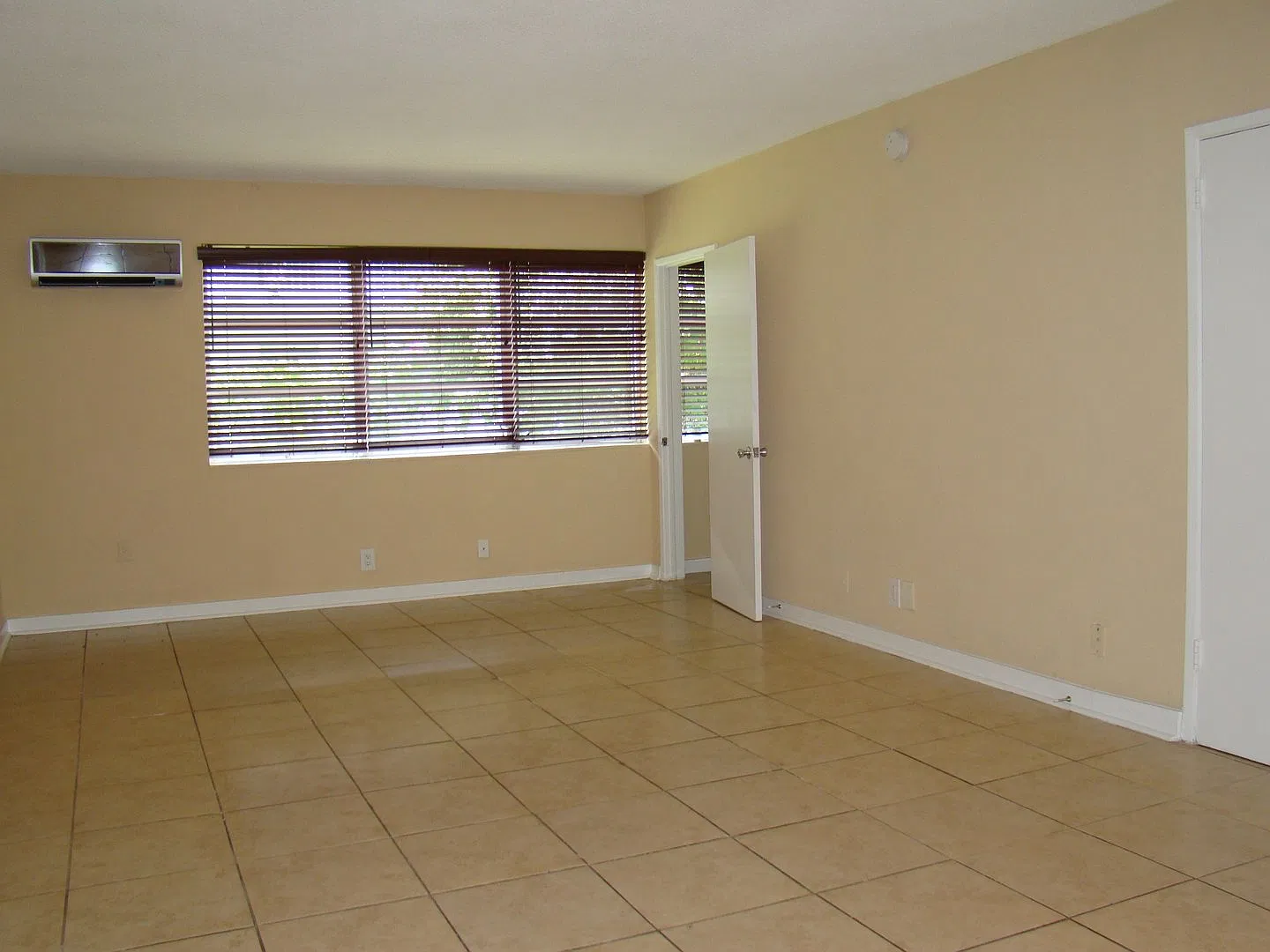 Bellagio Apartments — Photo 3