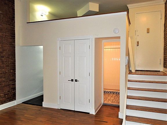 3rd image of 163 W 73rd St APT 3W
