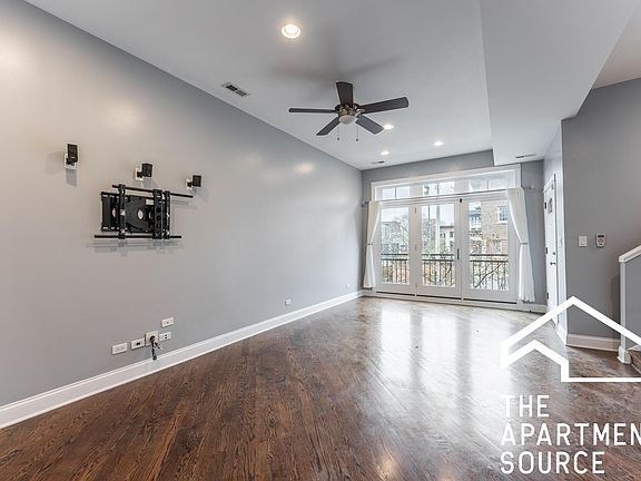 4th image of 2161 N Oakley Ave APT 2