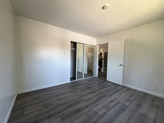 Bright & Comfortable 1-Bedroom in Oakland's Dimond District Parking Available — Photo 2