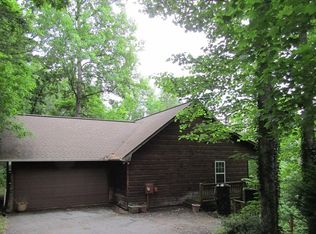 315 Ruby Rdg, Young Harris, GA 30582