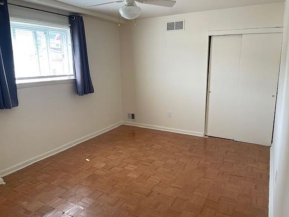 4th image of 1972 Goodnaw St Floor 1