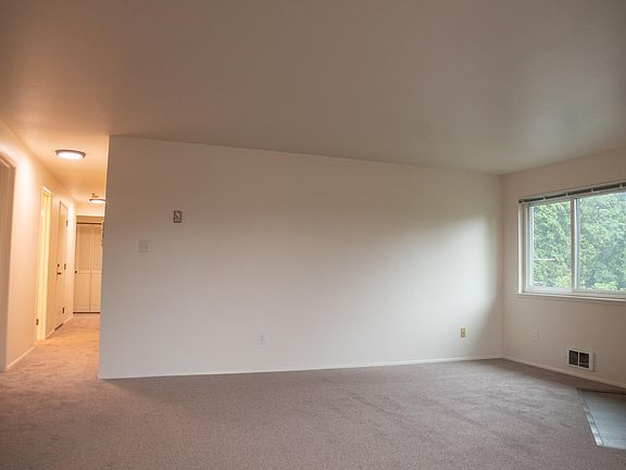 5th image of 118 NE 94th St #1