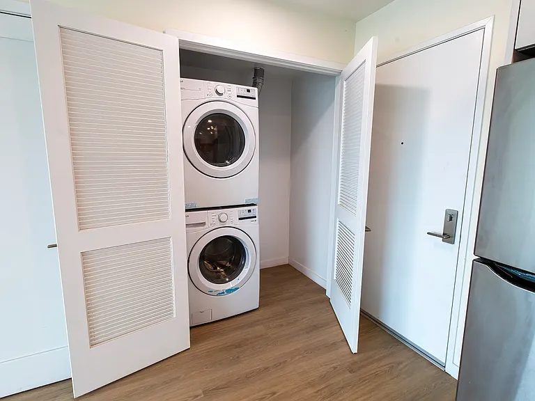 14629 Erwin St #201 — Photo 12