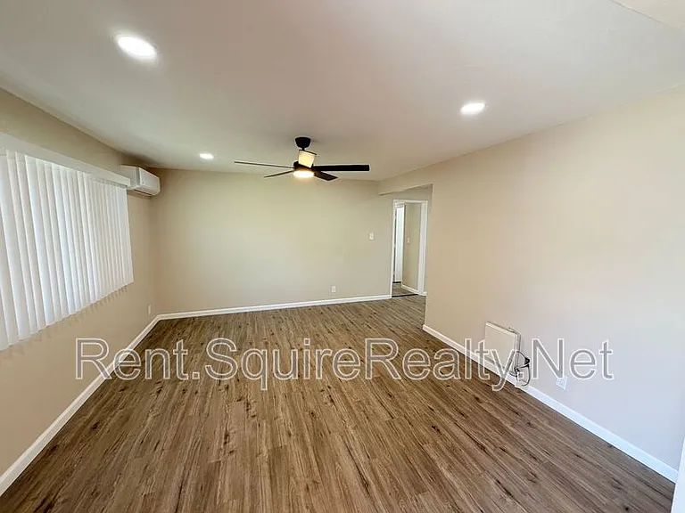 355 S Aspan Ave #MIDDLE HOUSE — Photo 5
