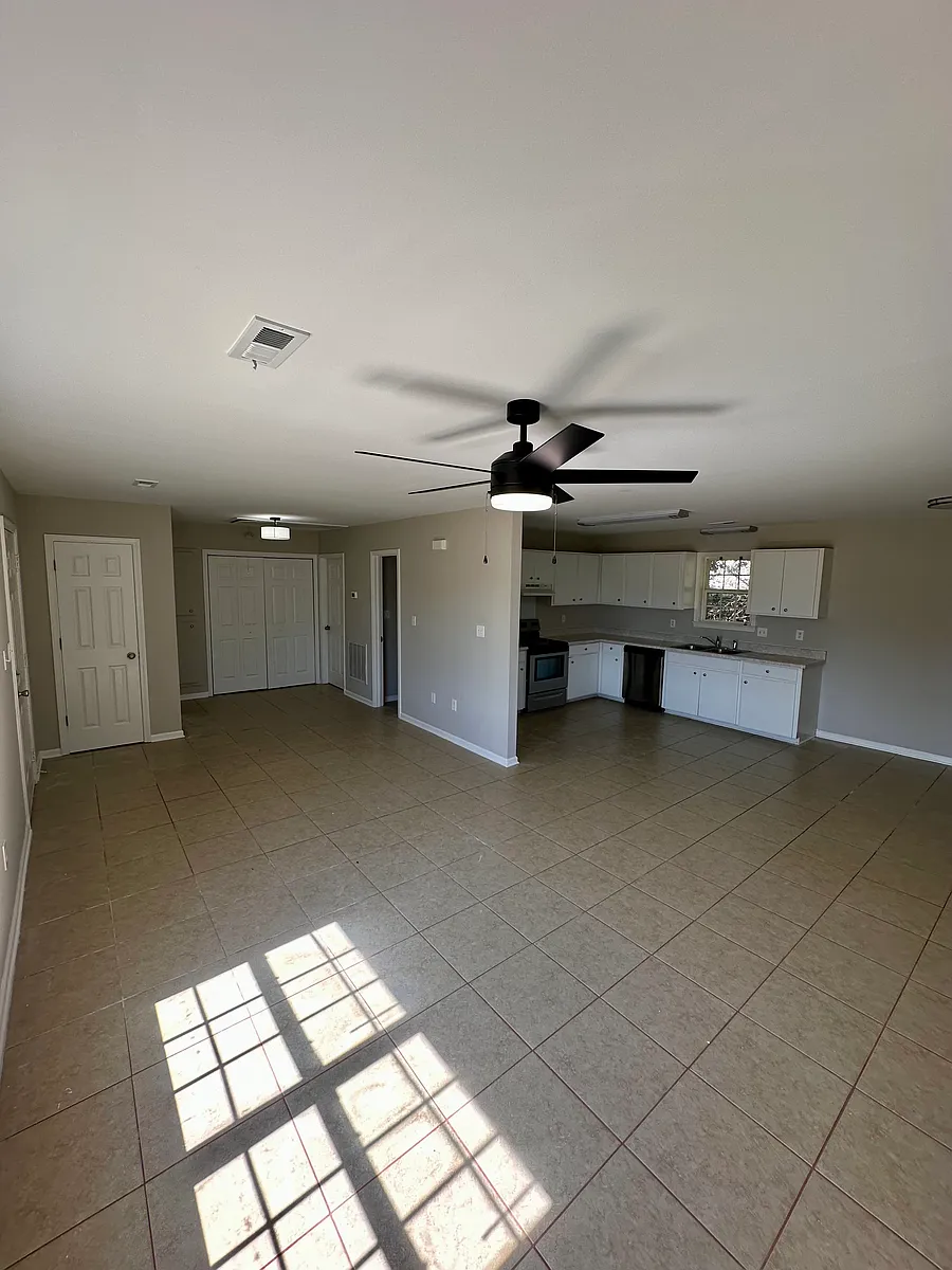 Building Photo - 307-309 Toy Ln