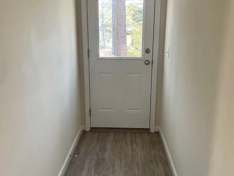 395 Shorewood Dr — Photo 13