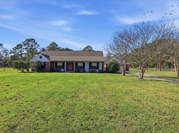 5433 Hidden Meadows Dr, Orange, TX 77632