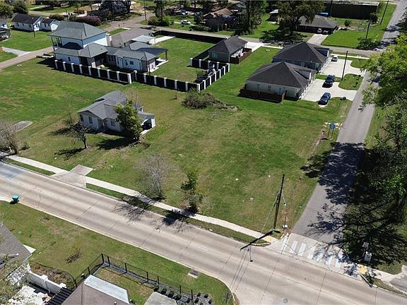 3rd image of 909 W Morris Ave