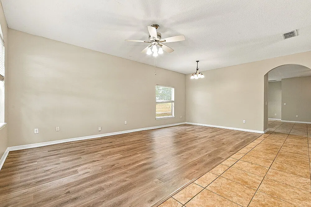 3 bed, 2.0 bath, 1751 sqft, $2,220 — Photo 3