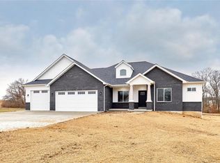 12 Seabiscuit Dr, Troy, MO 63379