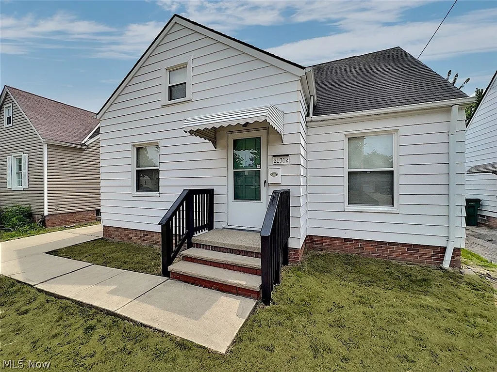 21314 Kenyon Dr photo 1