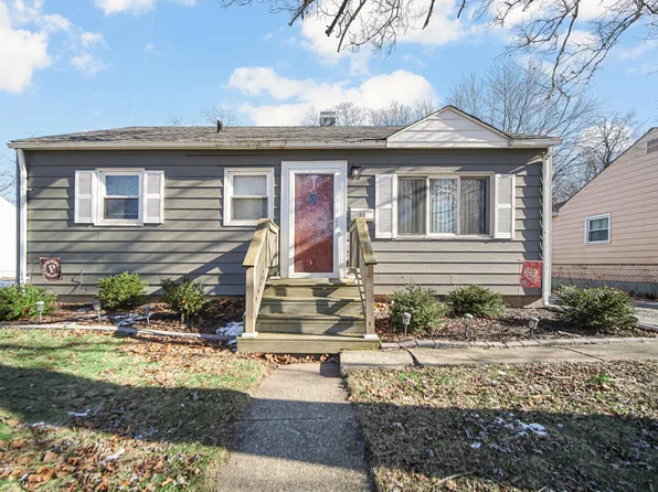 10 Walnut Pkwy, Crown Point, IN 46307